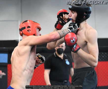 2021-05-02 Milano in the Cage 7 00556 Cesare Conti-Mattia Cecchetto - Shoot boxe Junior -66kg